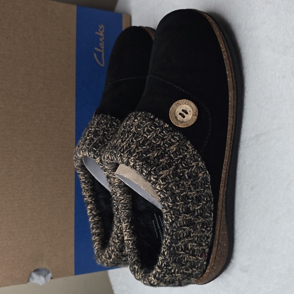 NIB Clarks Suede Women's Clog Slippers Black Sz 9 - Picture 3 of 10